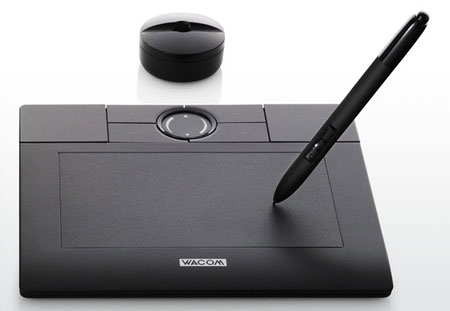 GOT MY WACOM BAMBOO TABLET :D