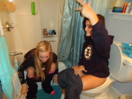 Anyone up for some pretty ladies on the toilet?