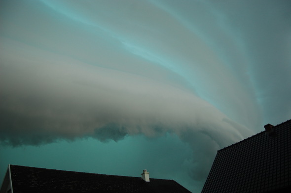 [PIC] Thunderstorm rolling in