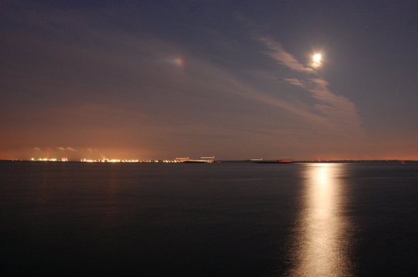 [PIC] Moonlight on the sea