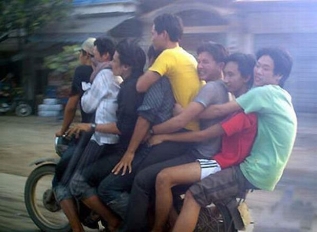 3063084_142336386861_overloaded-motorcycle-vietnam.jpg