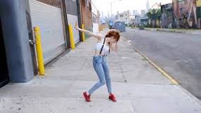 1308666_142385019391_kiesza.jpg