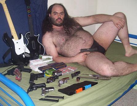 1266894_144351294211_fat-guy-with-gun-162770350698.jpg